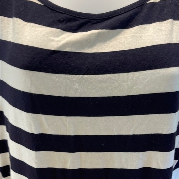 Chico's size 0 (fits like a Medium) Striped Navy Blue and White Women's Top - Picture 4 of 10